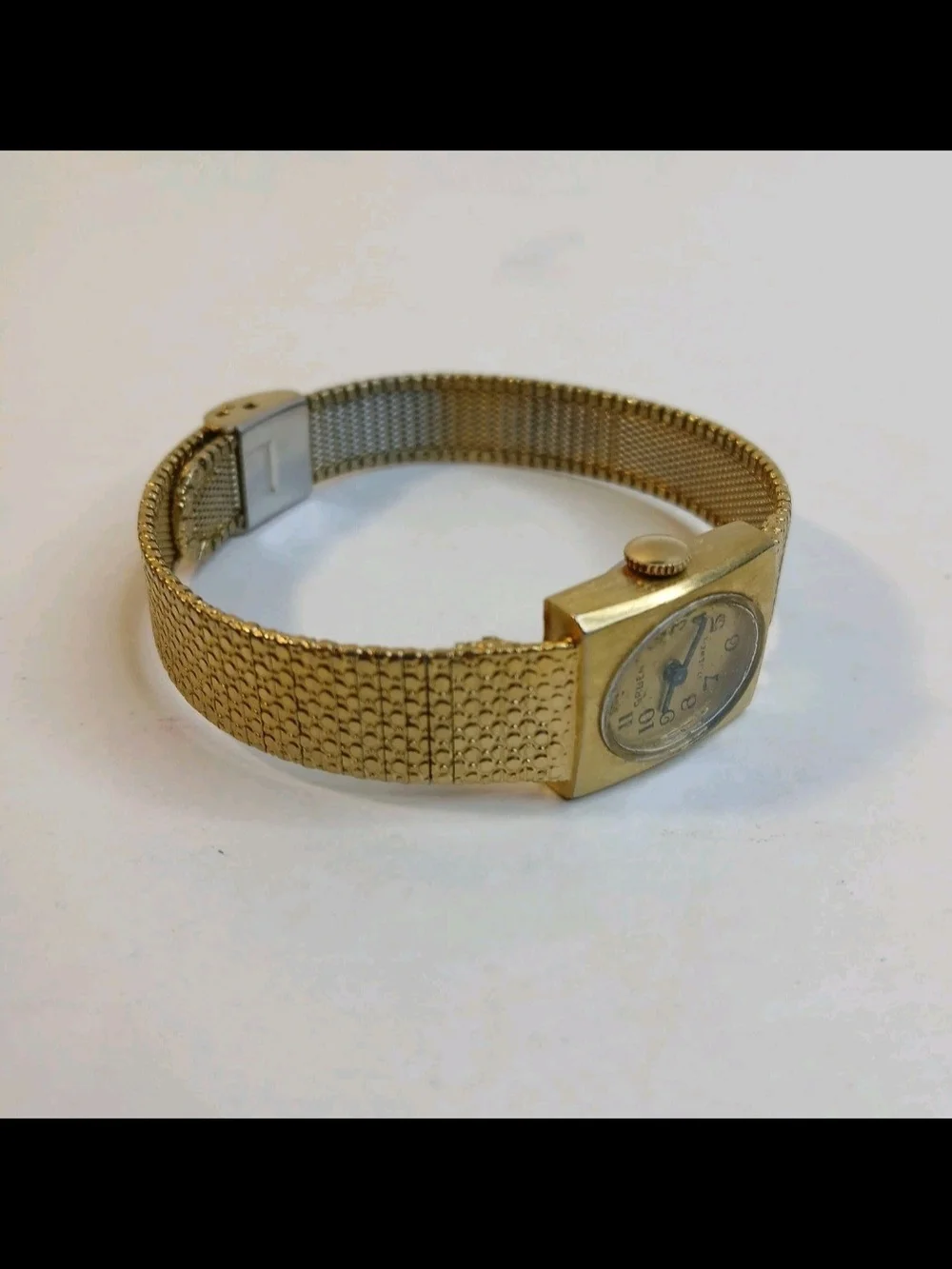 Vintage Gruen 17 Jewels Mechanical Movement Watch Original Bracelet Runs